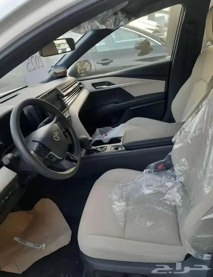 تويوتا كامري E بنزين 2025 باقل سعر عرض نهاية العام 10