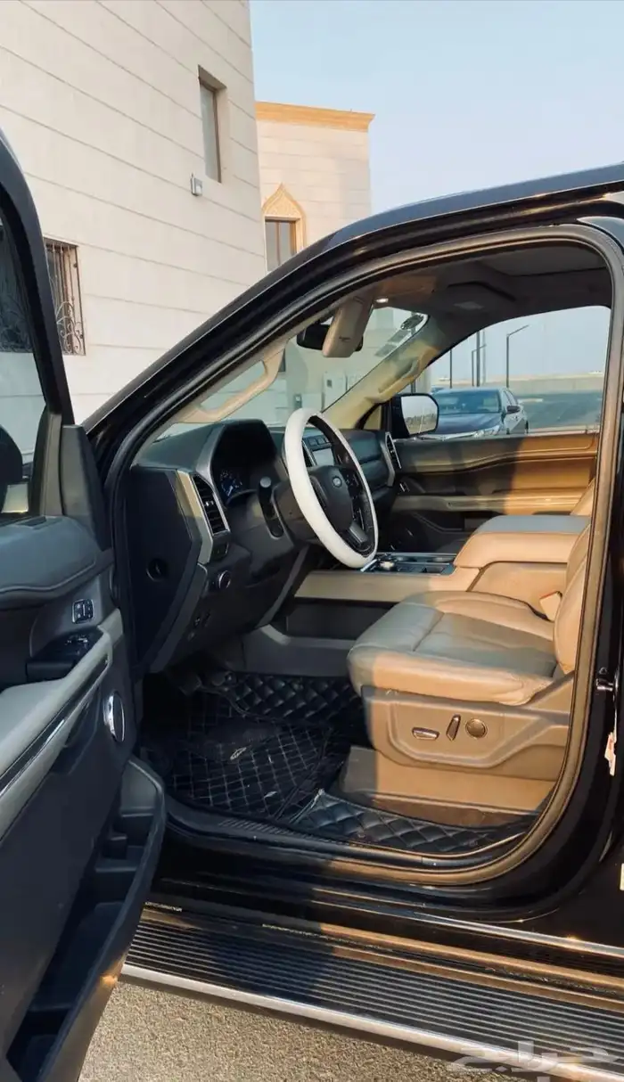 للبيع فورد اكسبيديشن 2019 نص فل مالك اول 9