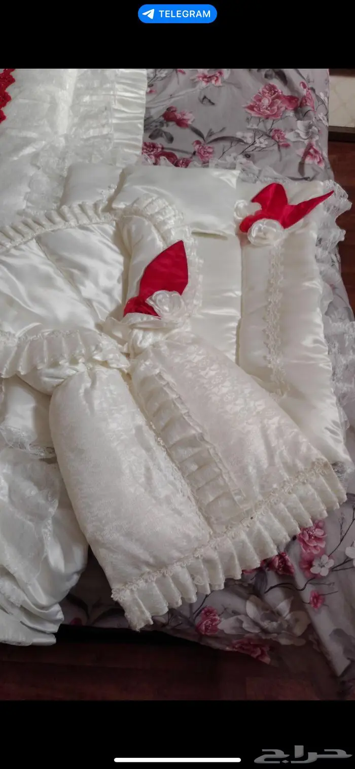 طقم مولود مع الام 0