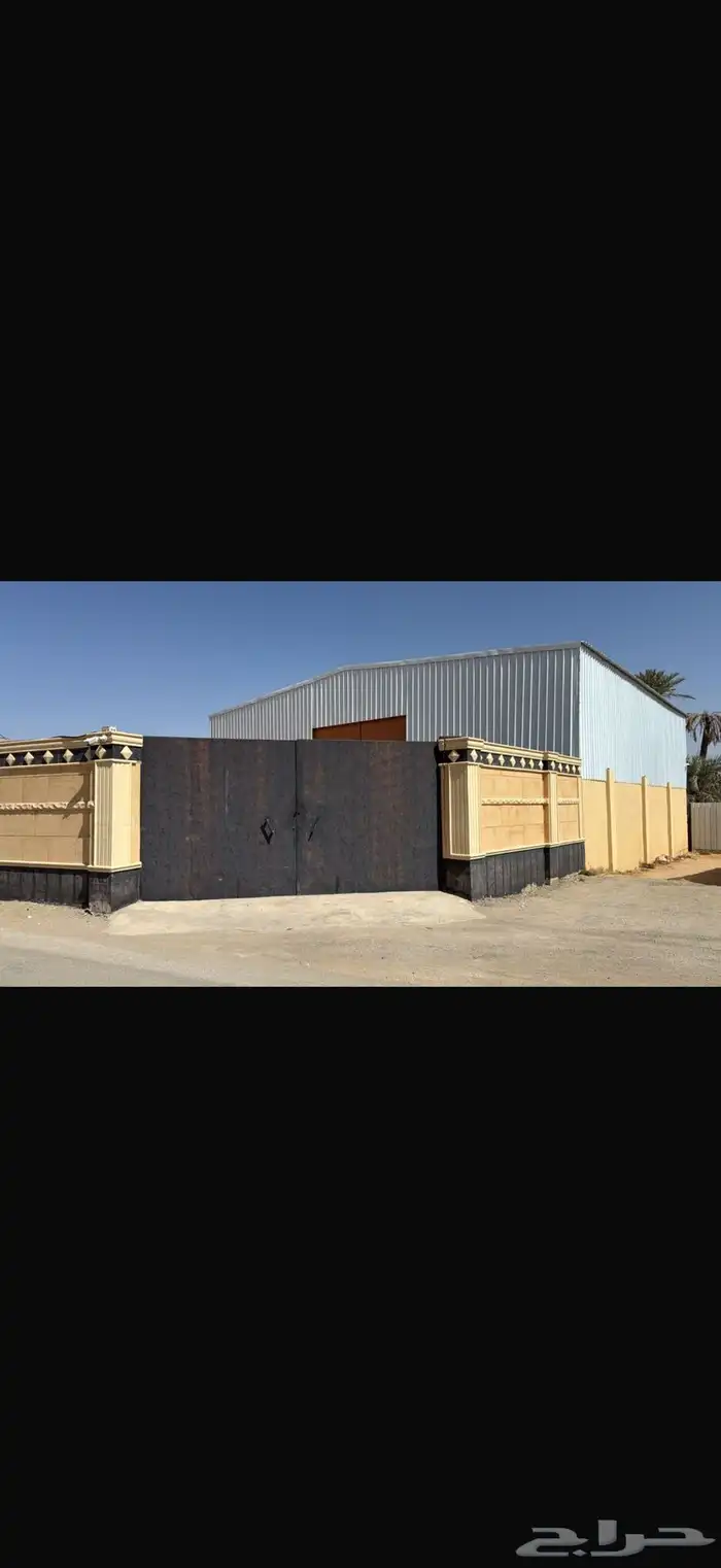 مستودع فيه ثلاث ثلاجات تجميد وايضا مكيف 0