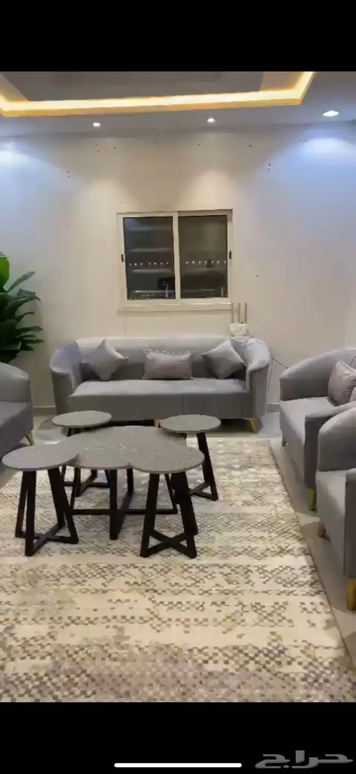 كنب 8 قطع جديد ونضيف مع طاوله واستاره ب800 الرياض 0