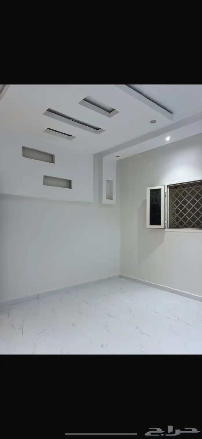 يوجد لدي عد 2 شقق للايجار دور ارضي ودور ثاني حي العسيله ابوع 0