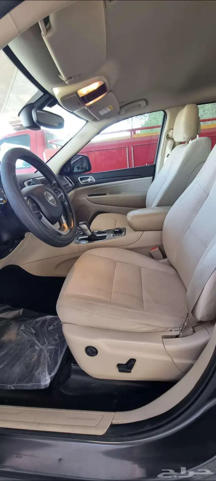 جيب جراند شيروكى 2019 سعودى حالة ممتازة 7