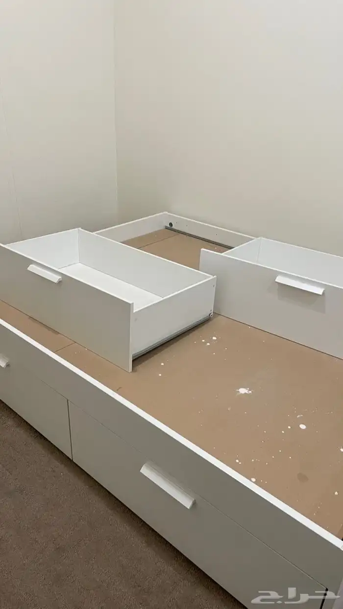 سرير من ايكيا 1