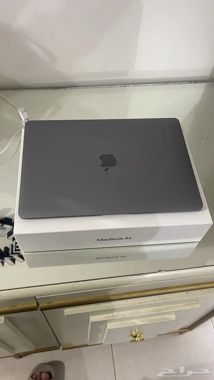 ماك بوك نظيف جدا 0