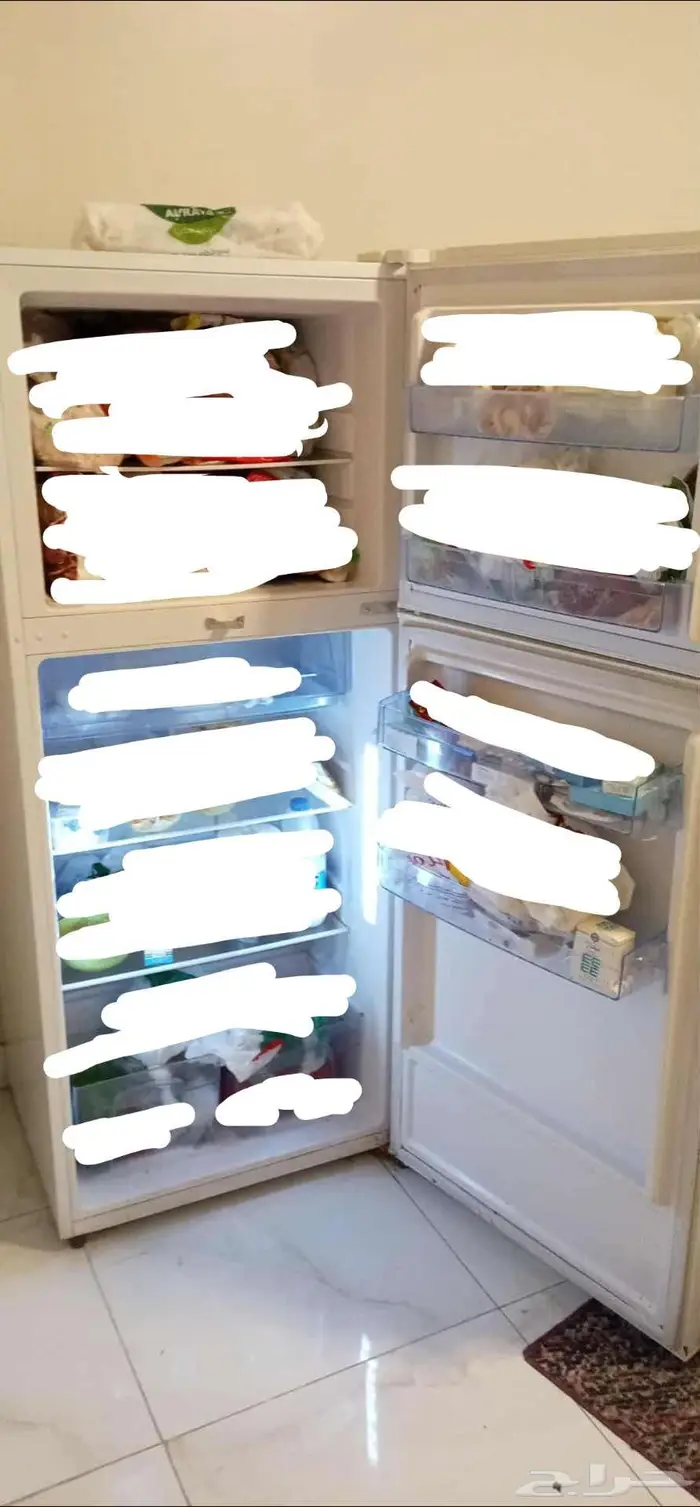 ثلاجة ومكتب وطقم كنب 4