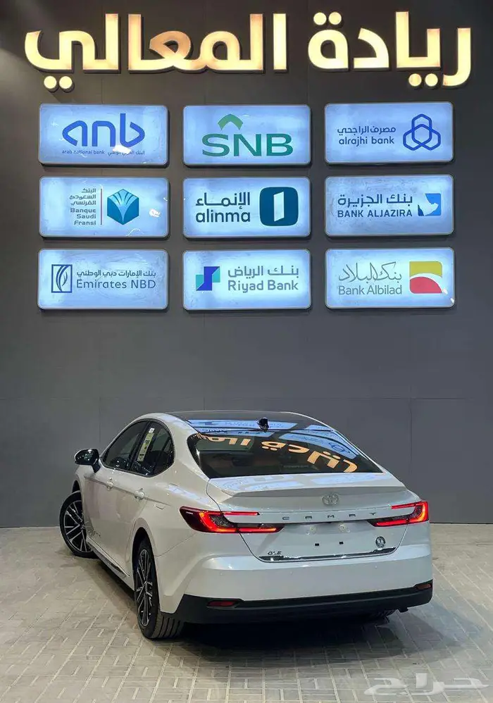 تويوتا كامري GLE بنزين كويتي 2025 3