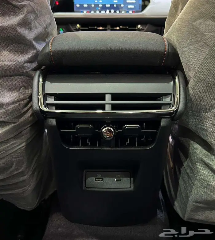 جديد فورد تورس تيتانيوم 2026 12