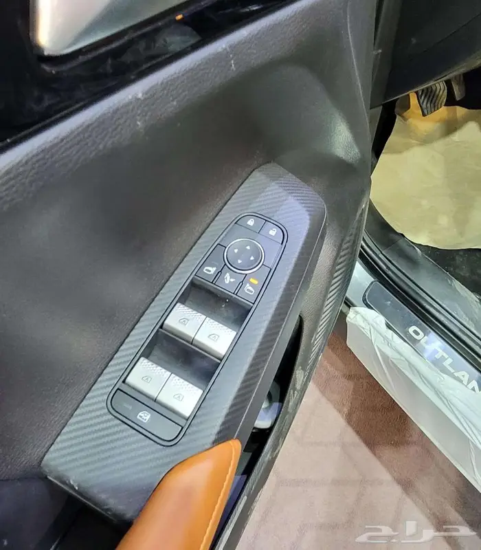 ميتسوبيشي اوتلاندر 4 4 نص فل 7 راكب 2025 11