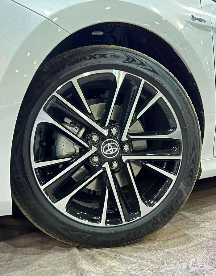 تويوتا كامري LE هايبرد 2025 9