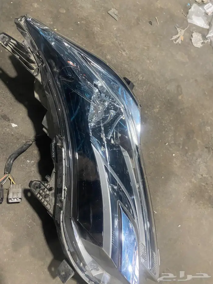 شمعه يسار ميتسوبيشي مونتيرو 2