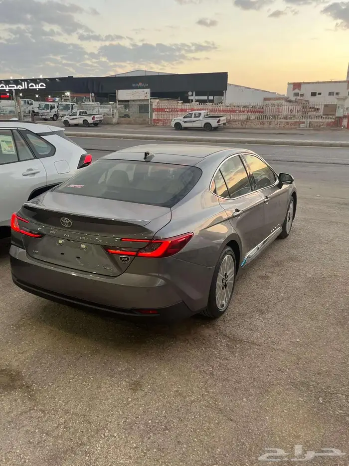 تويوتا كامري LE هايبرد 2025 - عروض الأقساط 18
