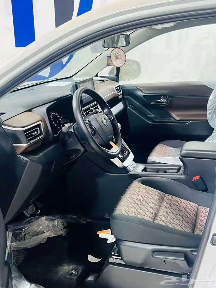 تويوتا انوفا GL بنزين 2026 9