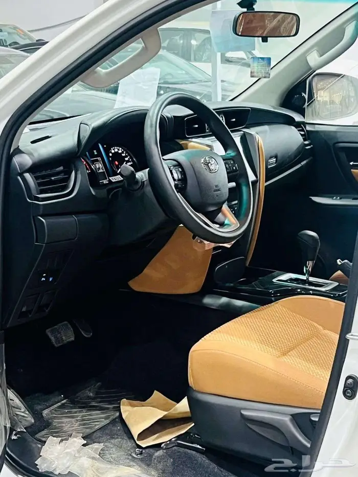 تويوتا فورتشنر GX2 بنزين 2025 9