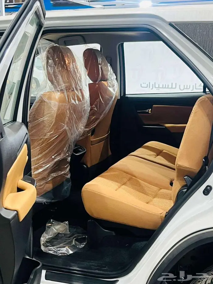 تويوتا فورتشنر GX2 بنزين 2025 11