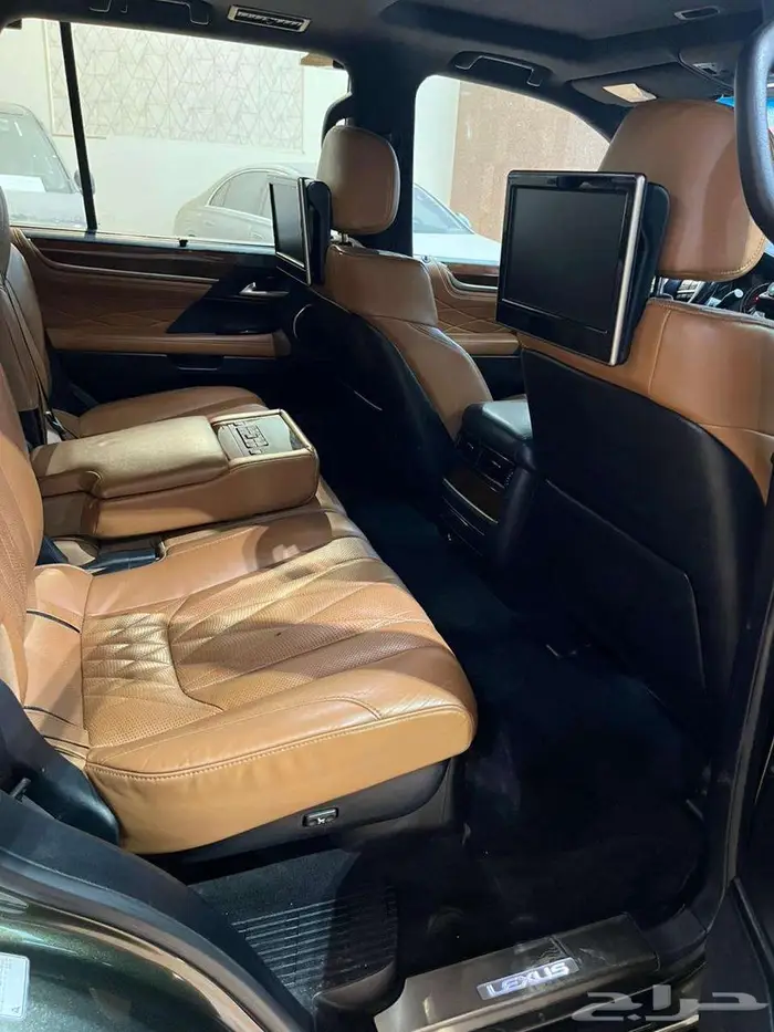 لكزس 570بلاك اديشن 2021 13