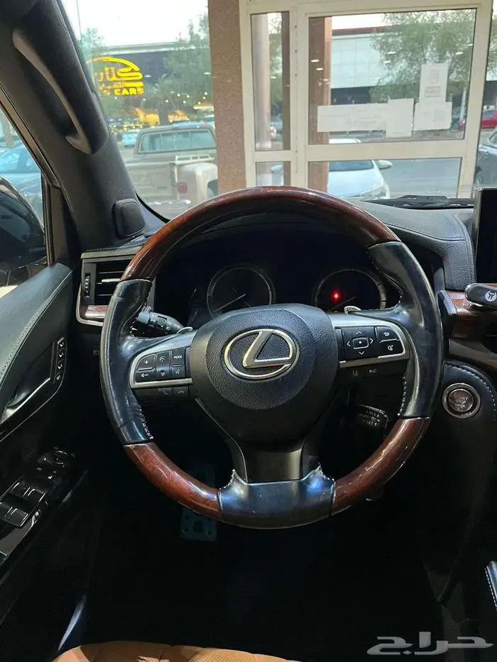 لكزس 570بلاك اديشن 2021 8