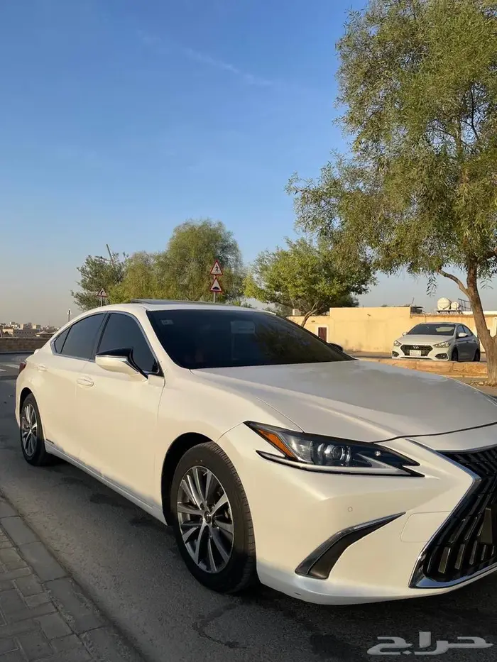 للبيع لكزس موديل 2021 7