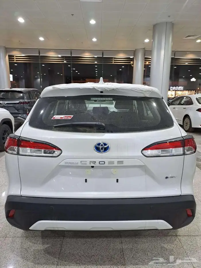 يوتا كورولا كروس LE ستاندر هايبرد موديل 2025 12