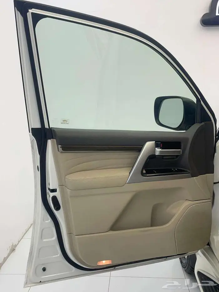تويوتا لاند كروزر VXR 2021 32