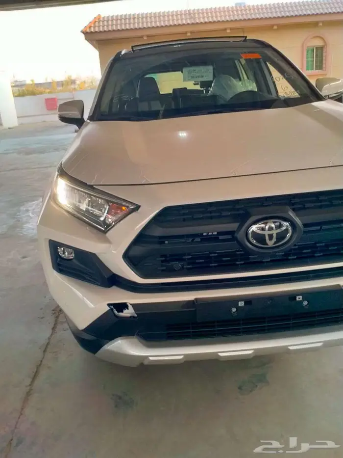 تويوتا راف فور 2.5 ادفنتشر 2025 3