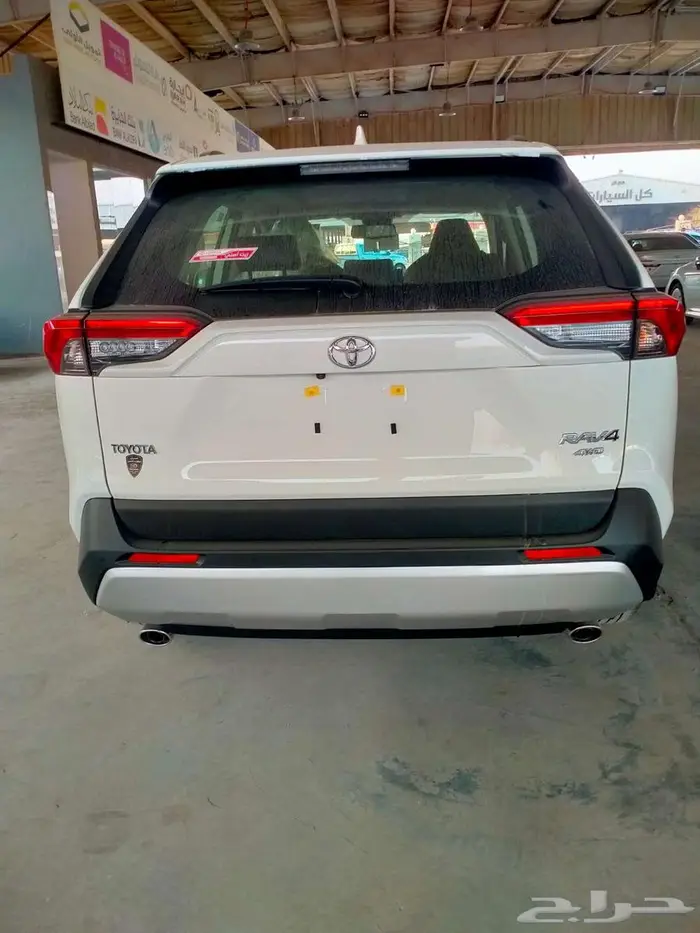 تويوتا راف فور 2.5 ادفنتشر 2025 6