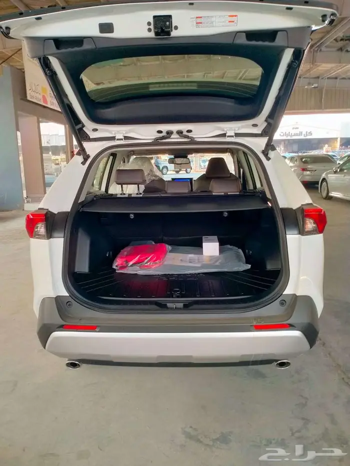 تويوتا راف فور 2.5 ادفنتشر 2025 10