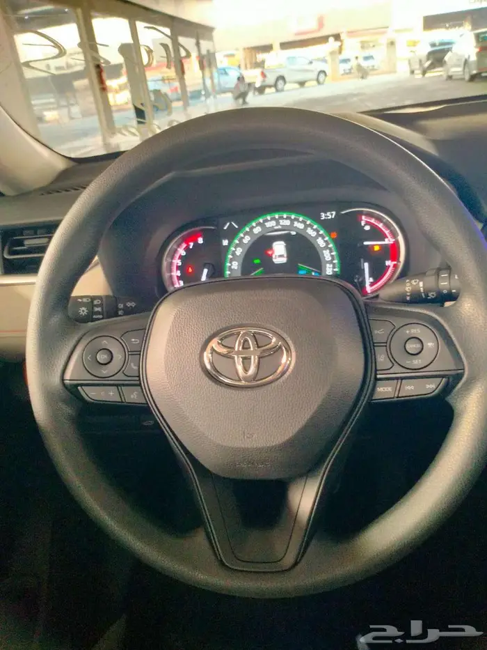 تويوتا راف فور 2.5 ادفنتشر 2025 16