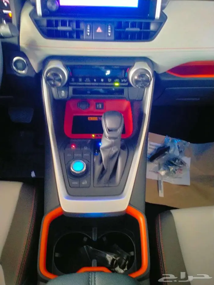 تويوتا راف فور 2.5 ادفنتشر 2025 17