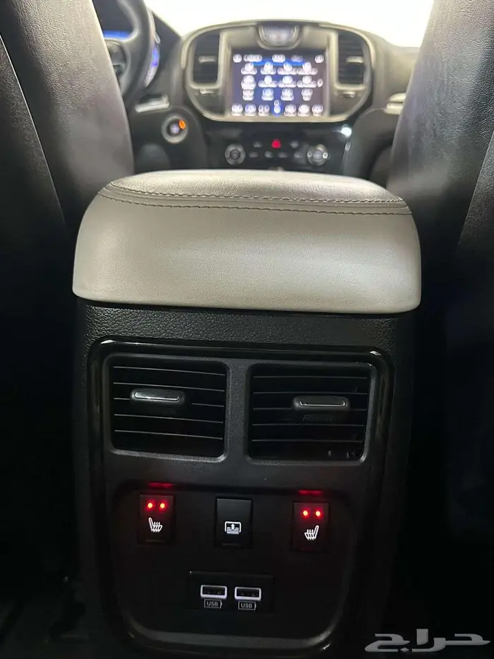 كرايزلر C300 2021 19