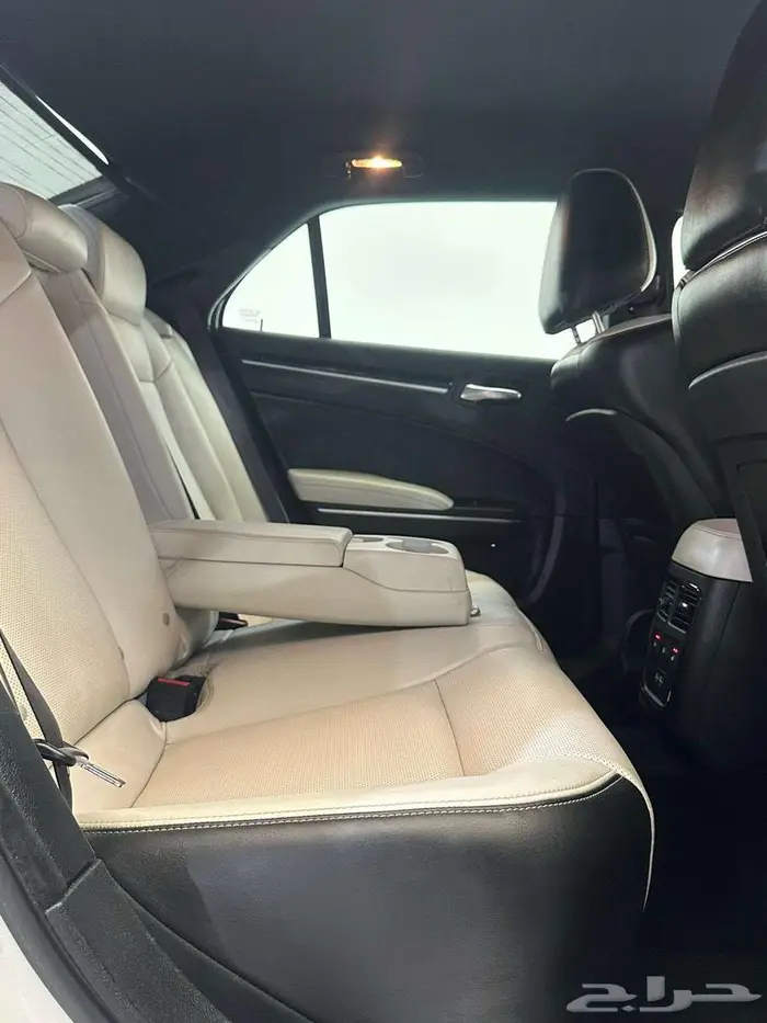 كرايزلر C300 2021 27