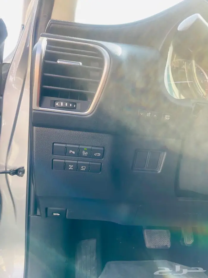 لكزس 2017 NX200t BB 12