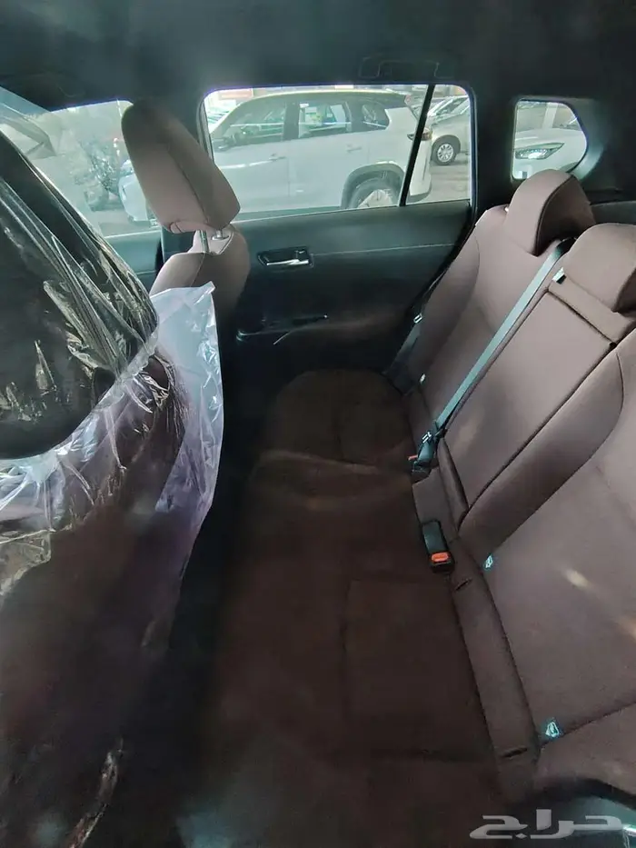 كورولا كروس ستاندر موديل 2025 حبه فقط ابيض لؤلؤي 16