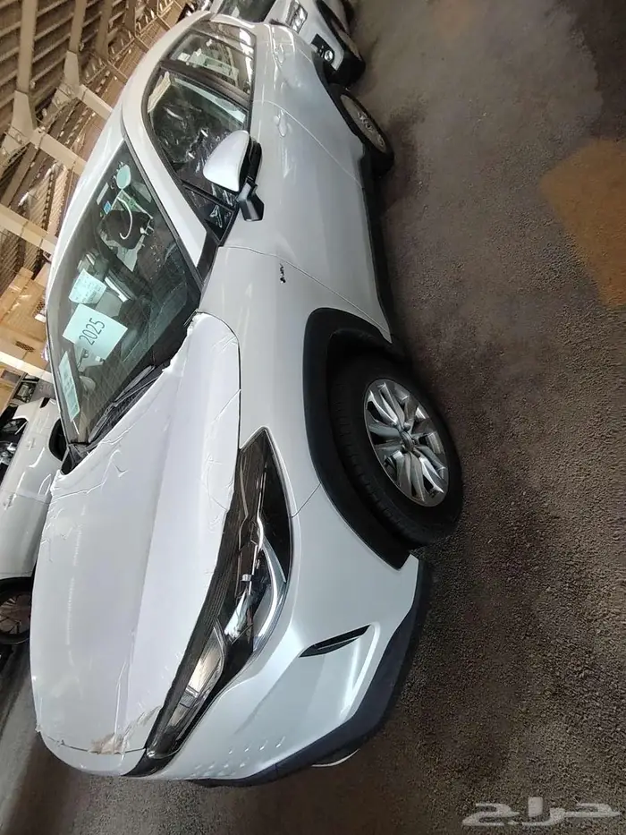 كورولا كروس ستاندر موديل 2025 حبه فقط ابيض لؤلؤي 0