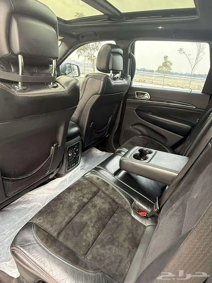 جيب جراند شيروكي تريل هوك2017 بانوراما فل كامل للبيع 36