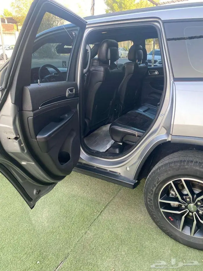 جيب جراند شيروكي تريل هوك2017 بانوراما فل كامل للبيع 33