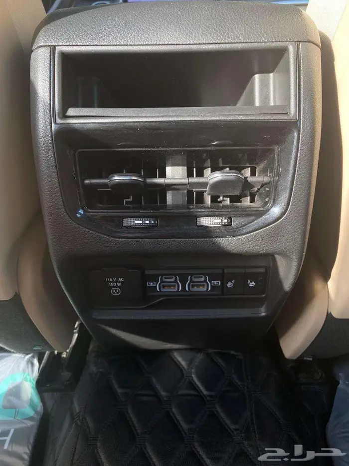 جيب جراند شيروكي 2023 ليمتد 15