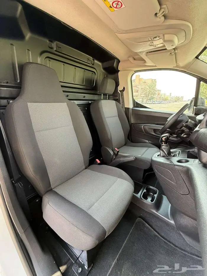 بيجو بارتنر 2023 وكاله السعر شامل الضريبه 37 الف 14