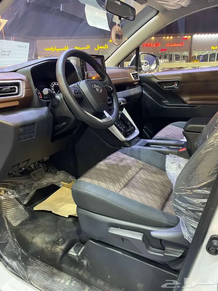 تويوتا انوفا GL 2.0 بنزين 2026 4