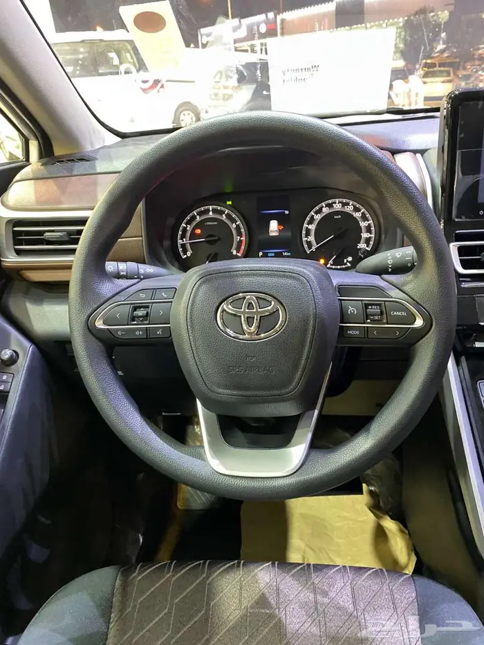 تويوتا انوفا GL 2.0 بنزين 2026 6