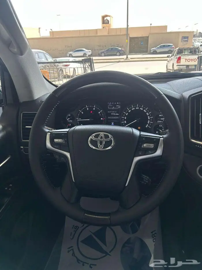 تويوتا لاندكروزر GXR 2021 فل اوبشن 8