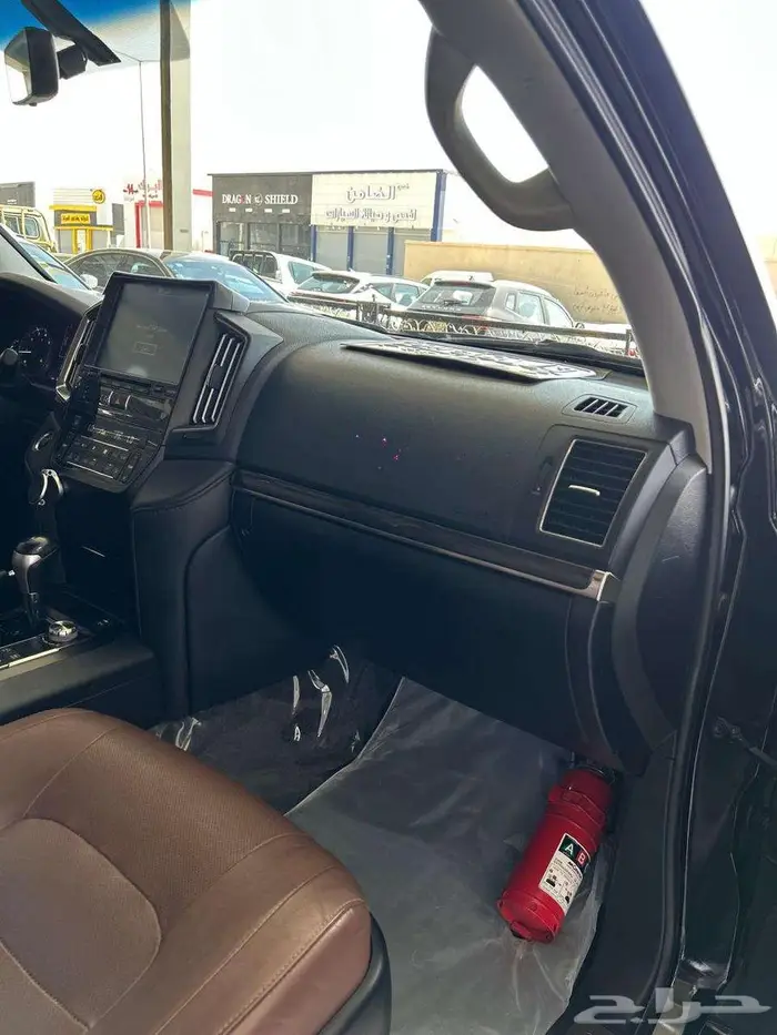 تويوتا لاندكروزر GXR 2021 فل اوبشن 12