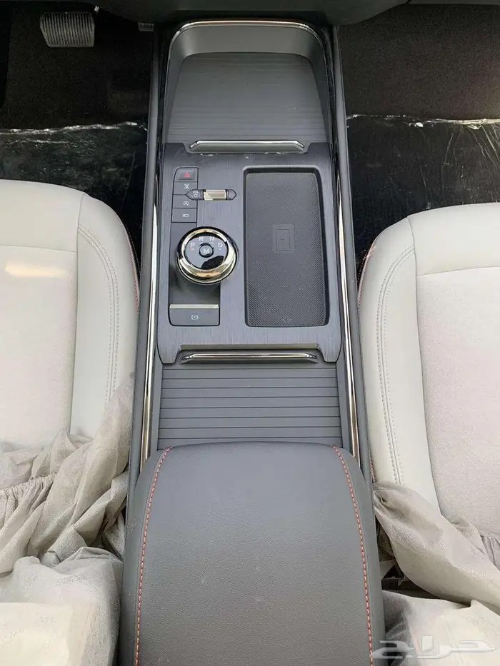 فورد توورس تيتانيوم موديل 2026 13