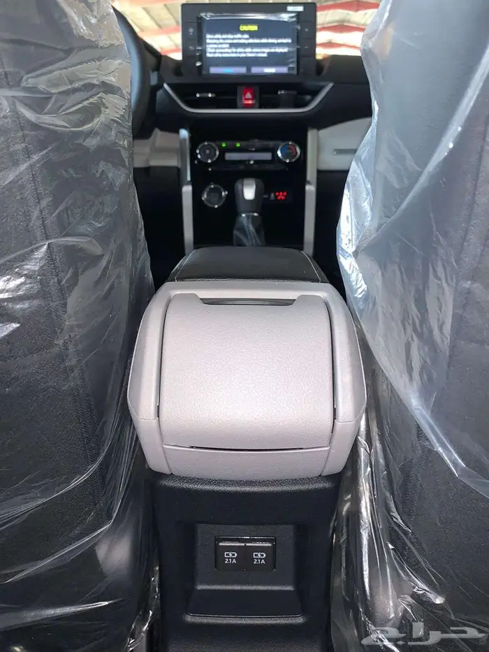 تويوتا -فيلوز -2025-GLX 8