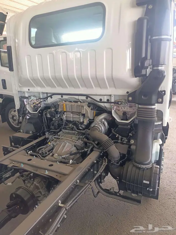 ايسوزو دينا 5 طن طول 5.67 م يابانى 2