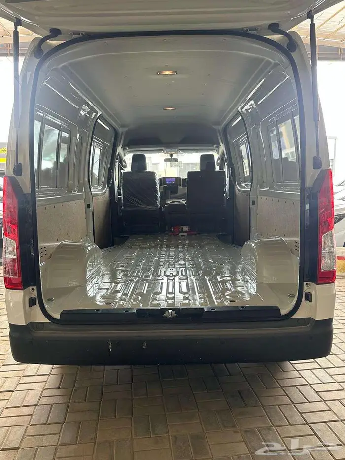 تويوتا هايس بضاعة سقف عالي 2026 بنزين اوتوماتيك 8