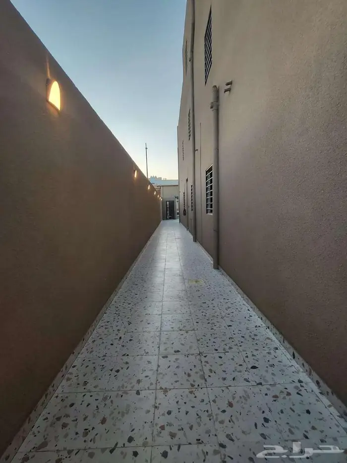 أدوار أرضية فاخرة للبيع حي النور - خميس مشيط 3
