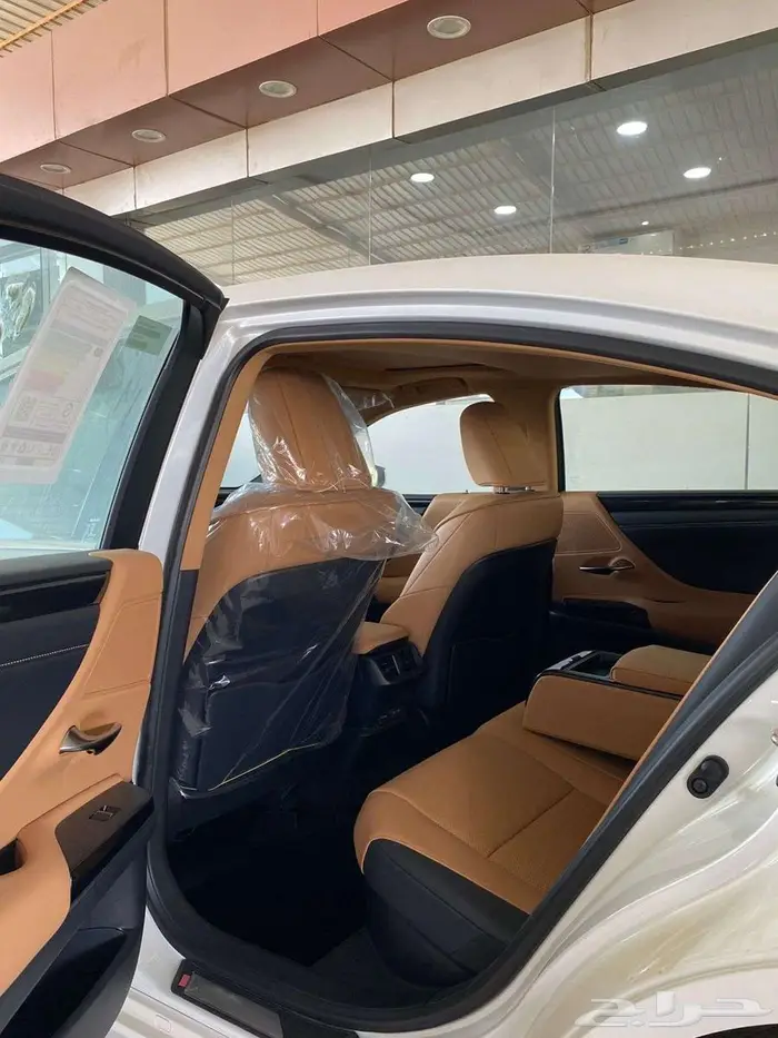 لكزس ES300 فئة AH هايبرد 2025ب173.900شامل لدى الفريدي 2