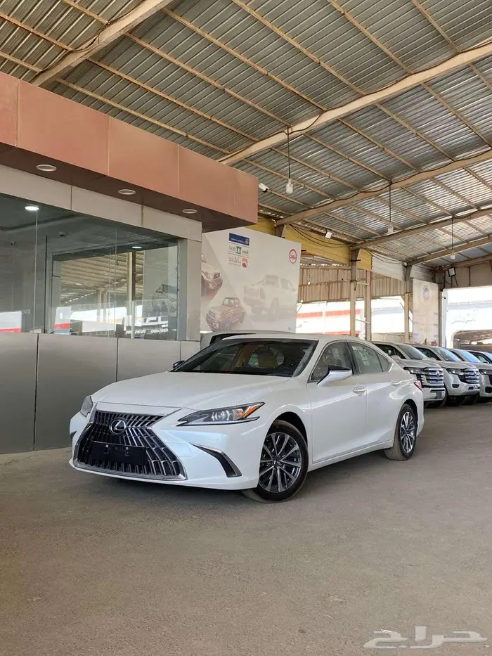 لكزس ES300 فئة AH هايبرد 2025ب173.900شامل لدى الفريدي 0