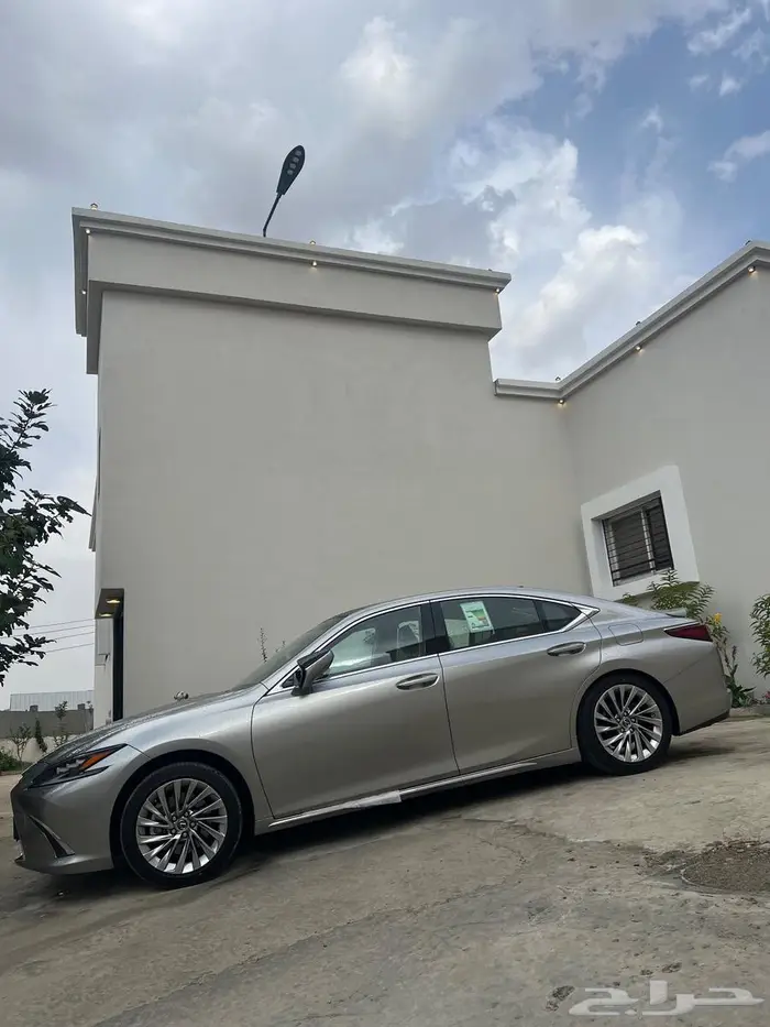 لكزس تيتانيوم 2025 DD فل كامل سعودي للتنازل 9